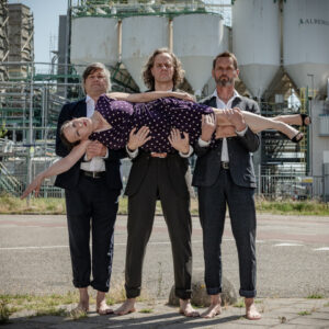 NUTS - absurdistiche mini-opera